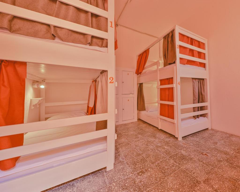 Macarena Hostel フローレス エクステリア 写真