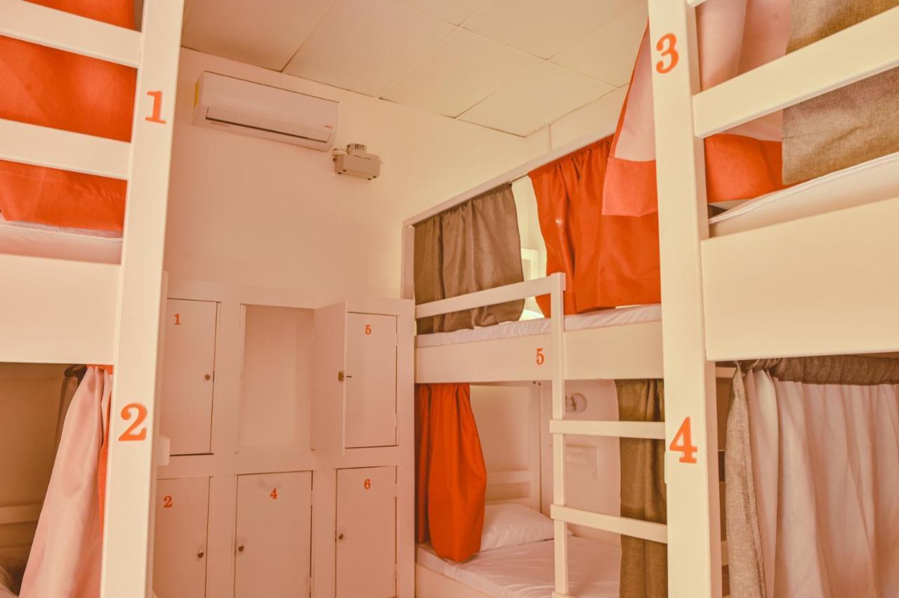 Macarena Hostel フローレス エクステリア 写真