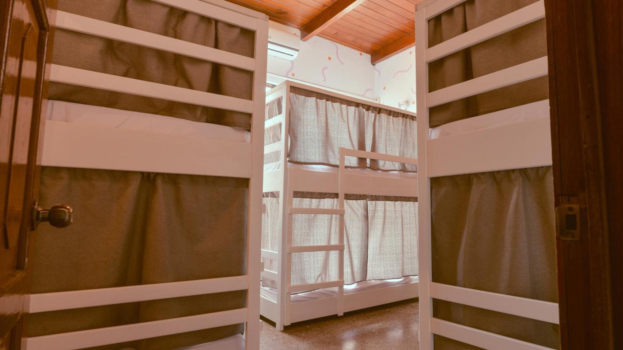 Macarena Hostel フローレス エクステリア 写真