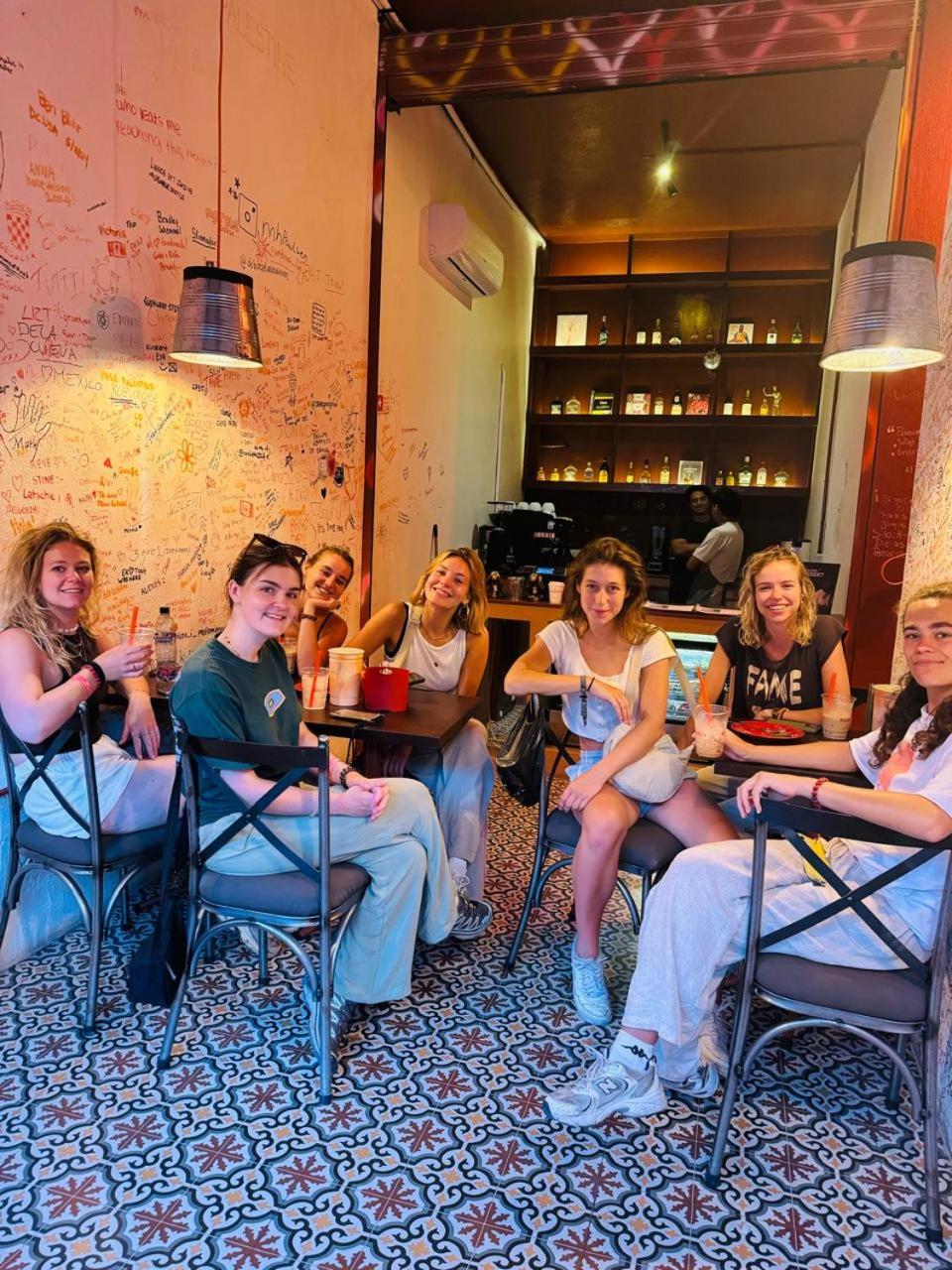 Macarena Hostel フローレス エクステリア 写真