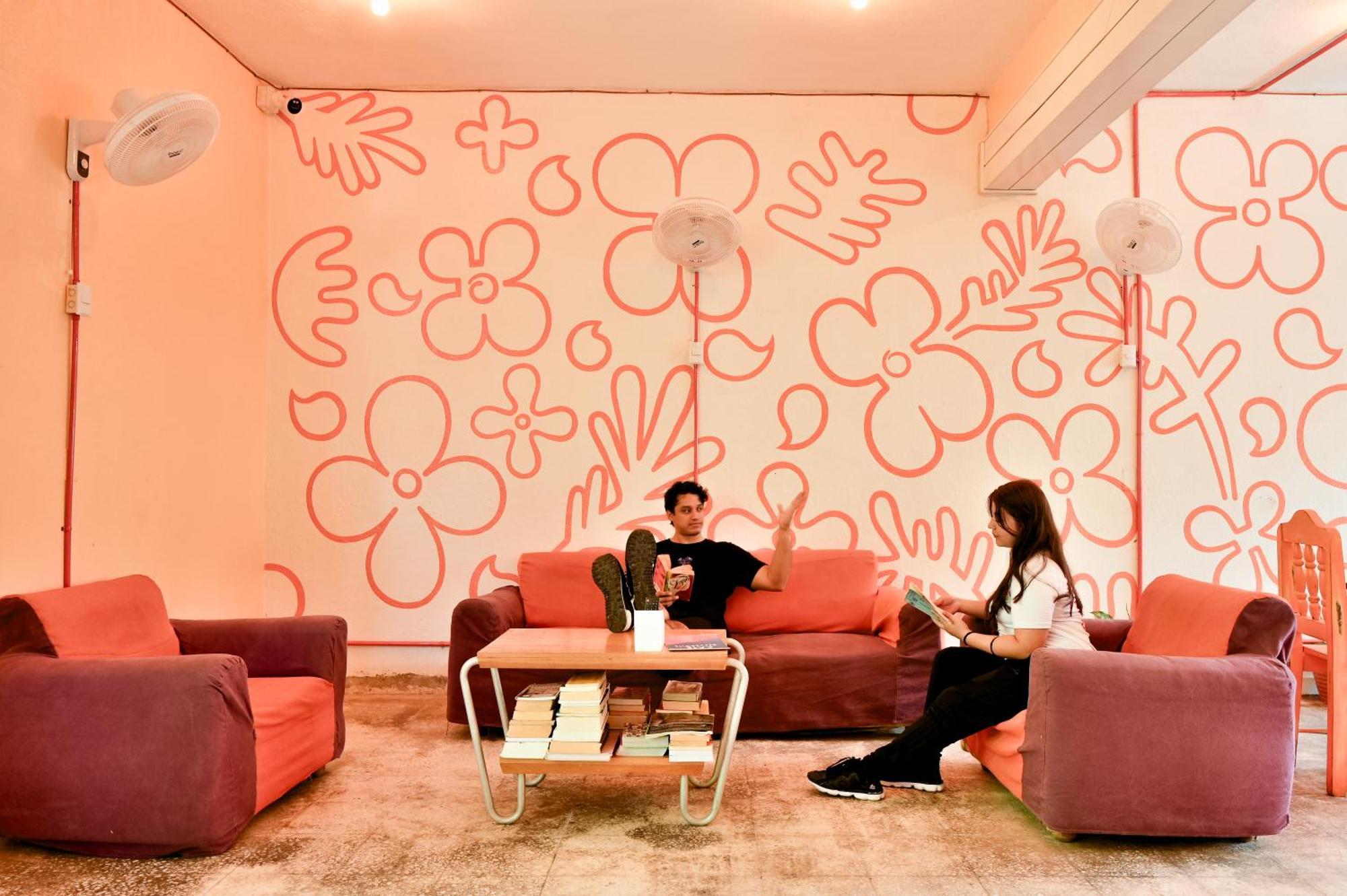 Macarena Hostel フローレス エクステリア 写真